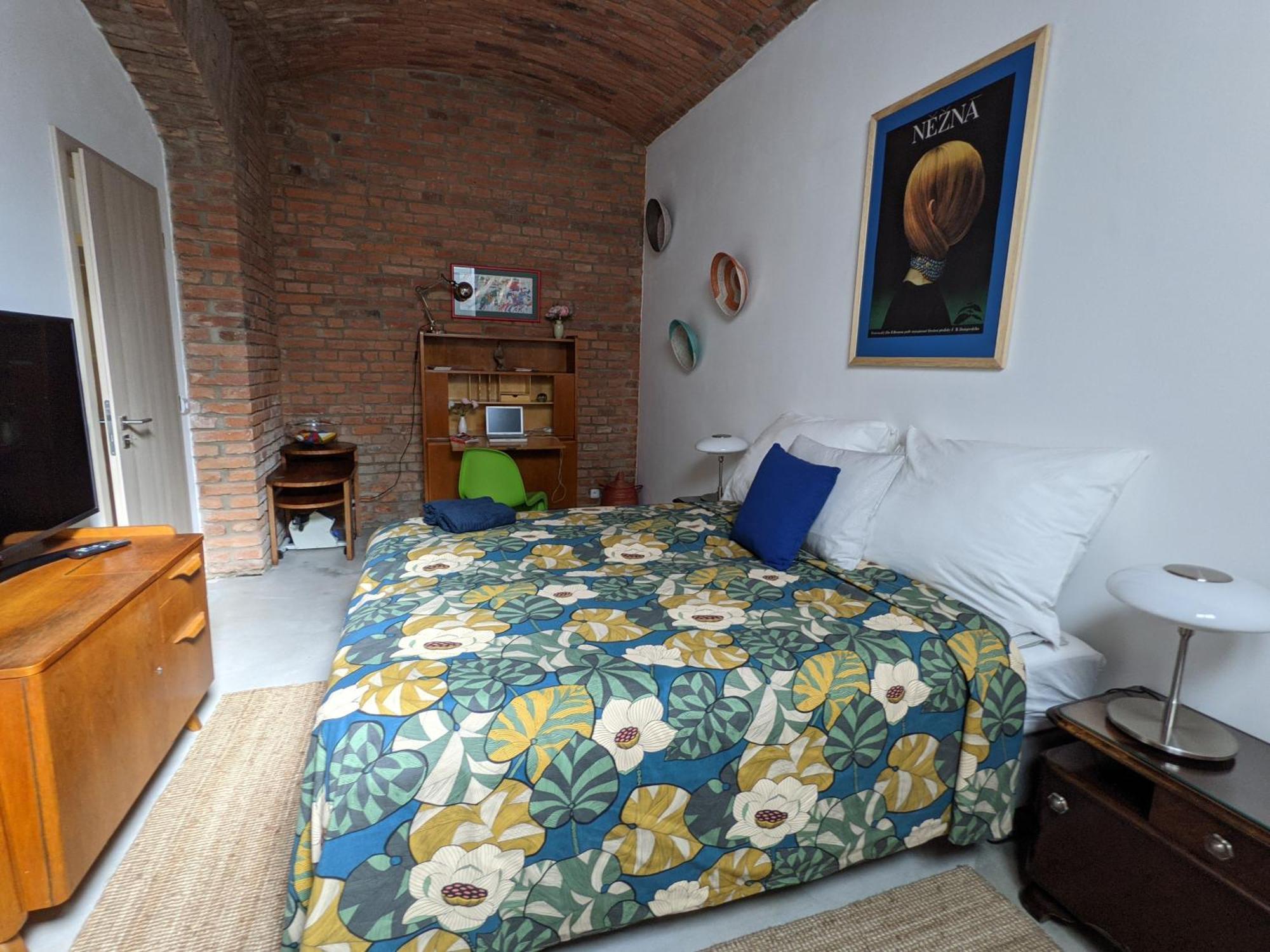 Romantic And Atypical Apartments In Prague'S Montmartre Екстер'єр фото